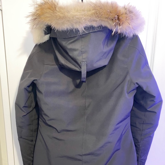 COPY - Canada Goose Parka - Picture 5 of 9